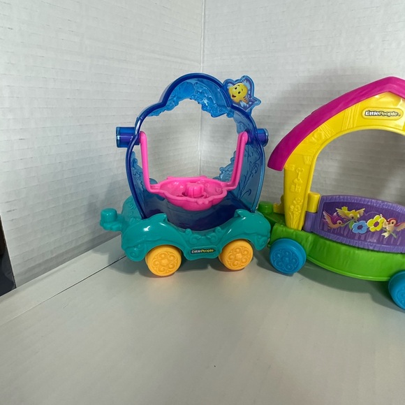 Fisher Price Little People Disney Princess Parade 4 Floats No Figures - Picture 2 of 10